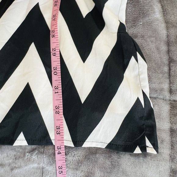 Everly Chevron Sleeveless Elastic Waist Black White Dress Large Lined Pockets - Picture 12 of 13